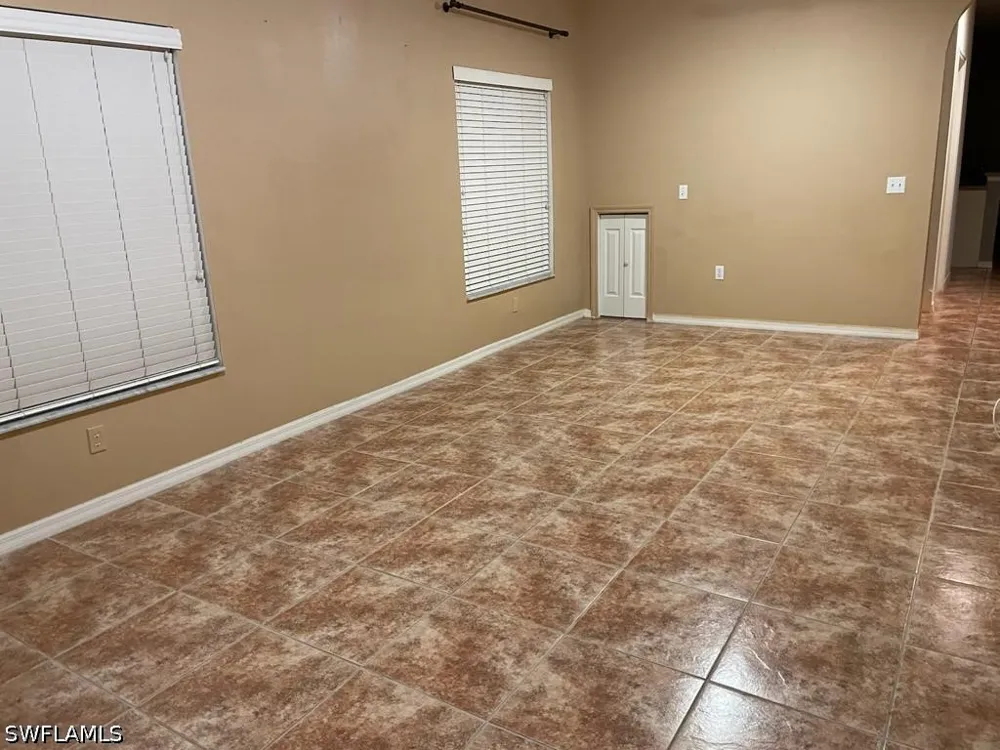 Amanda Lane #7 Naples, FL 34109
