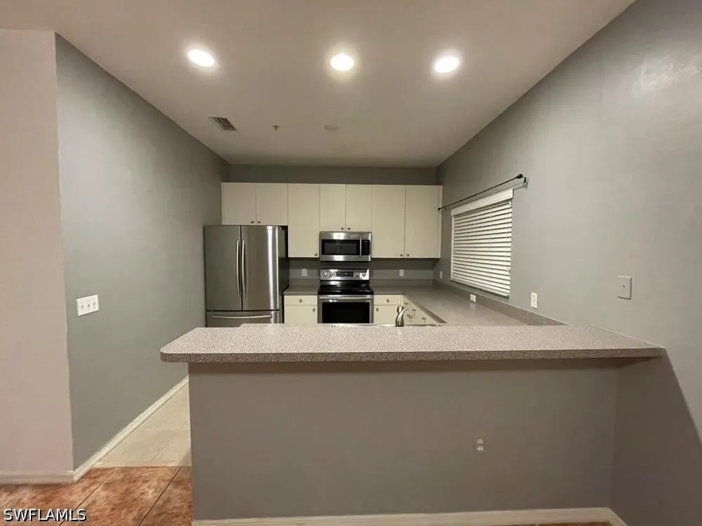 Amanda Lane #7 Naples, FL 34109