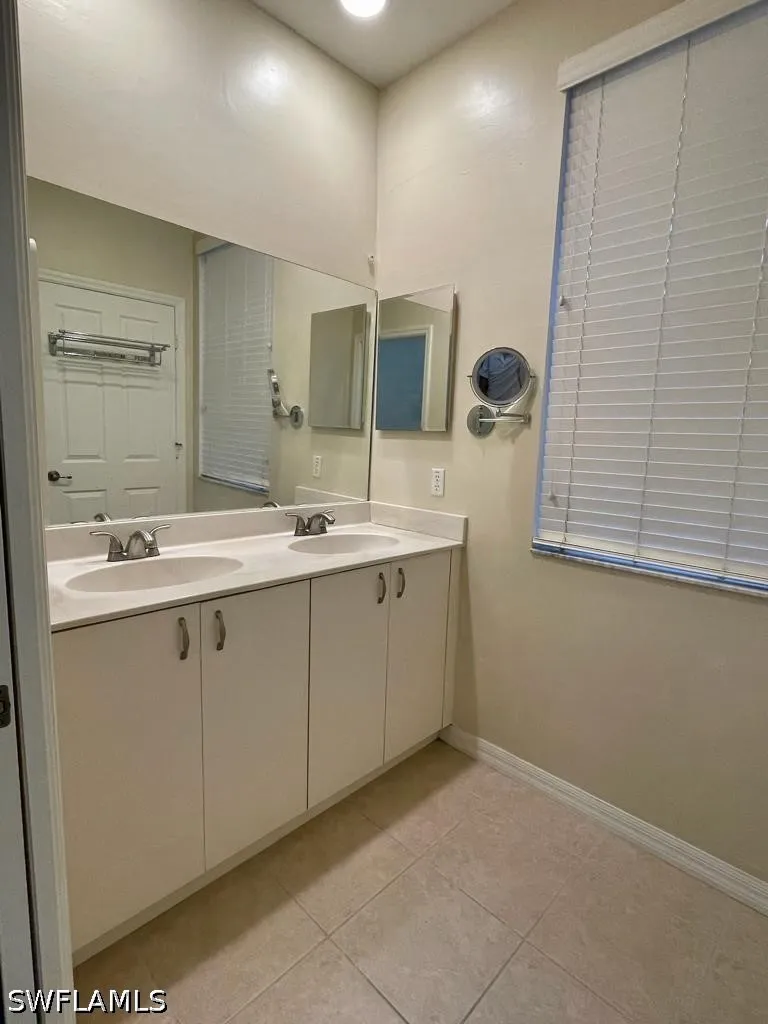 Amanda Lane #7 Naples, FL 34109