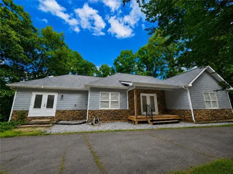 330 Glenridge Drive
