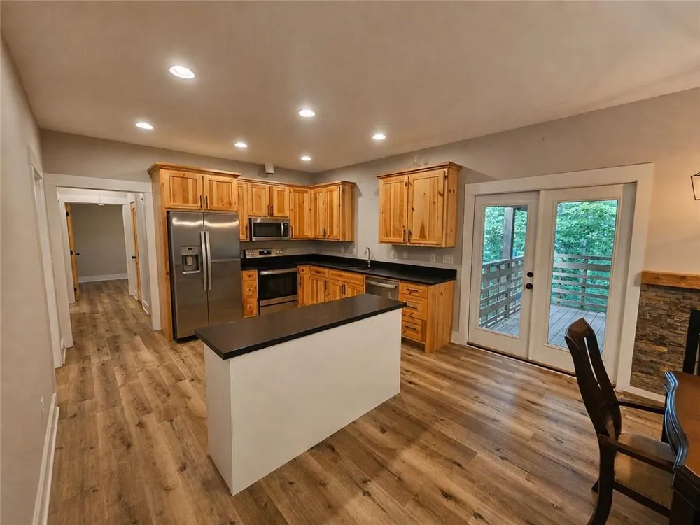 330 Glenridge Drive Cleveland, GA 30528