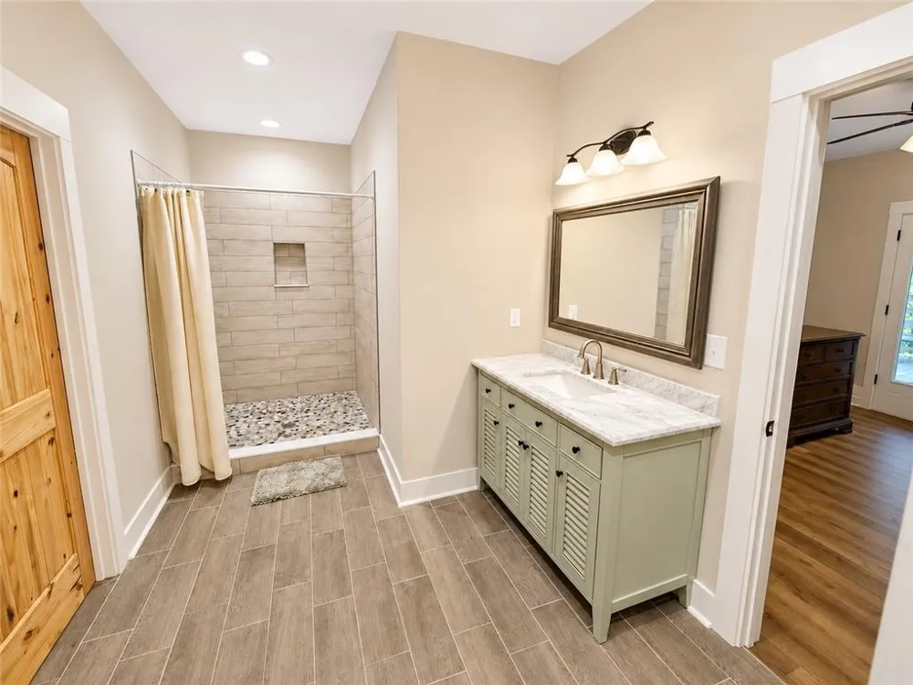 330 Glenridge Drive Cleveland, GA 30528
