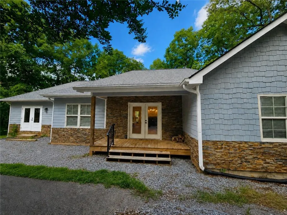 330 Glenridge Drive Cleveland, GA 30528