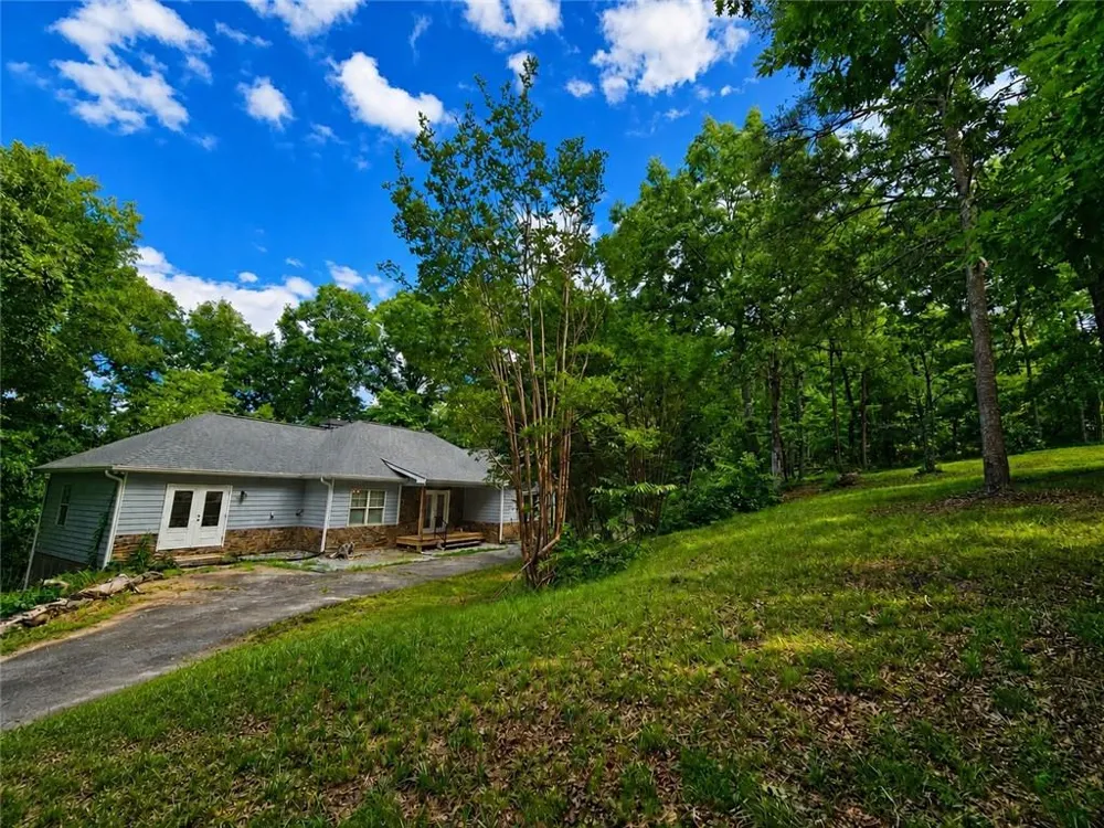 330 Glenridge Drive Cleveland, GA 30528