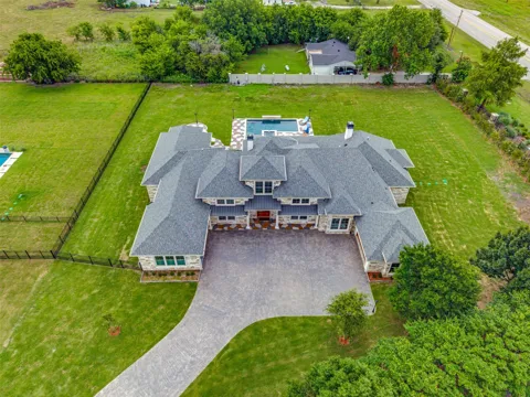 1020 Kingsbridge Lane