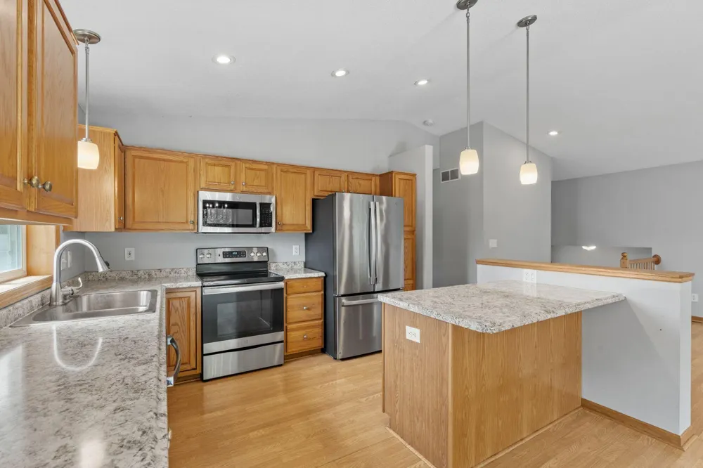 114 Lillie Lane SE Pine Island, MN 55963