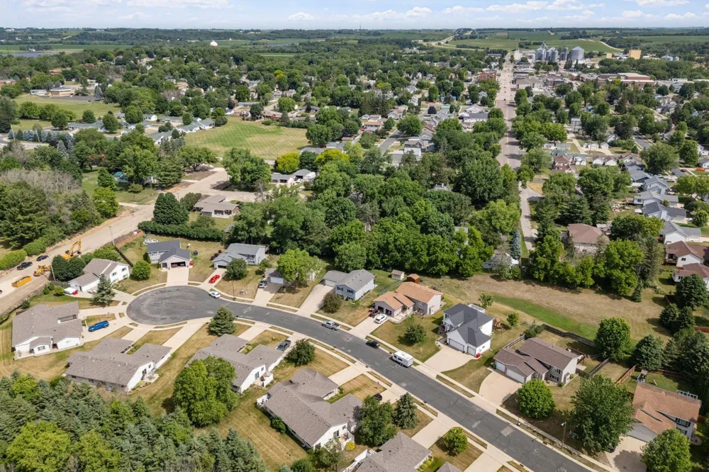114 Lillie Lane SE Pine Island, MN 55963