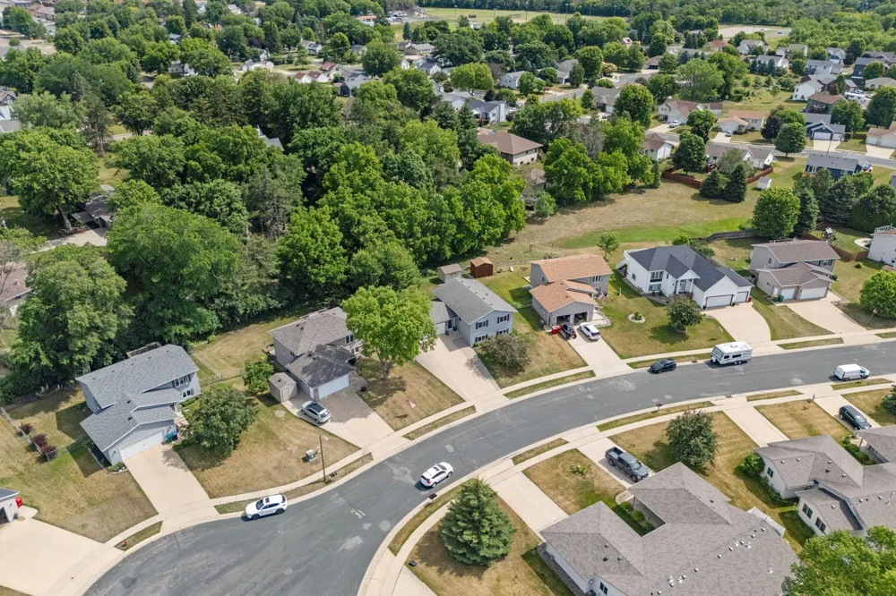 114 Lillie Lane SE Pine Island, MN 55963