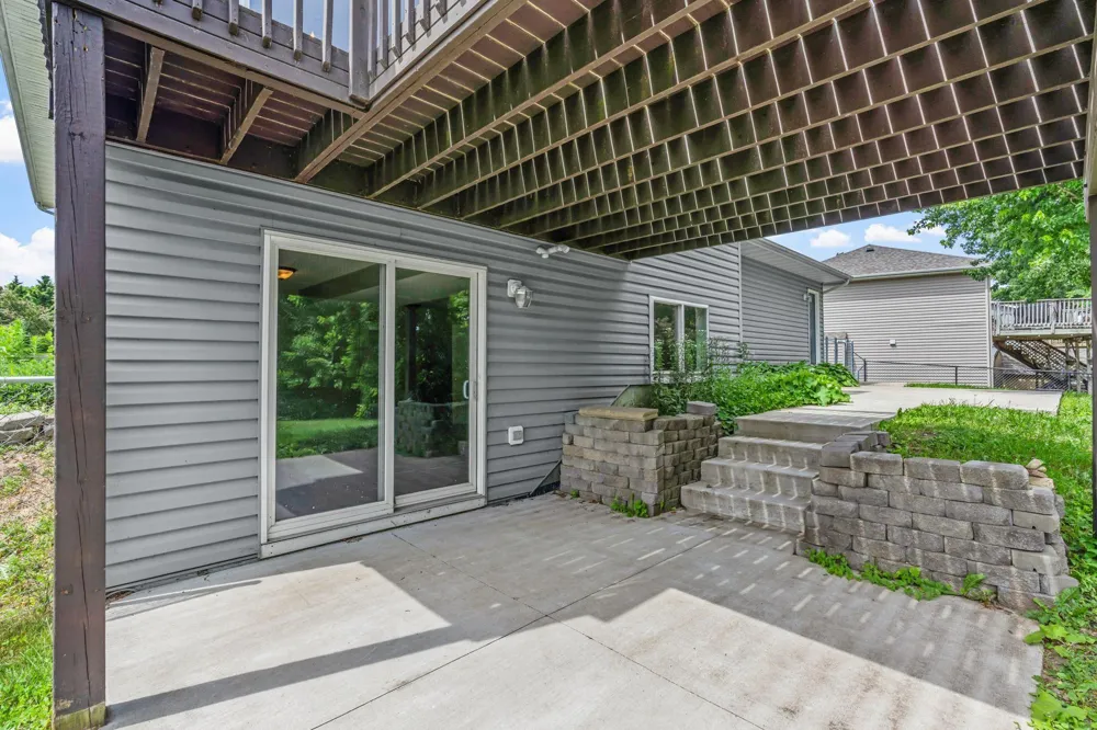 114 Lillie Lane SE Pine Island, MN 55963