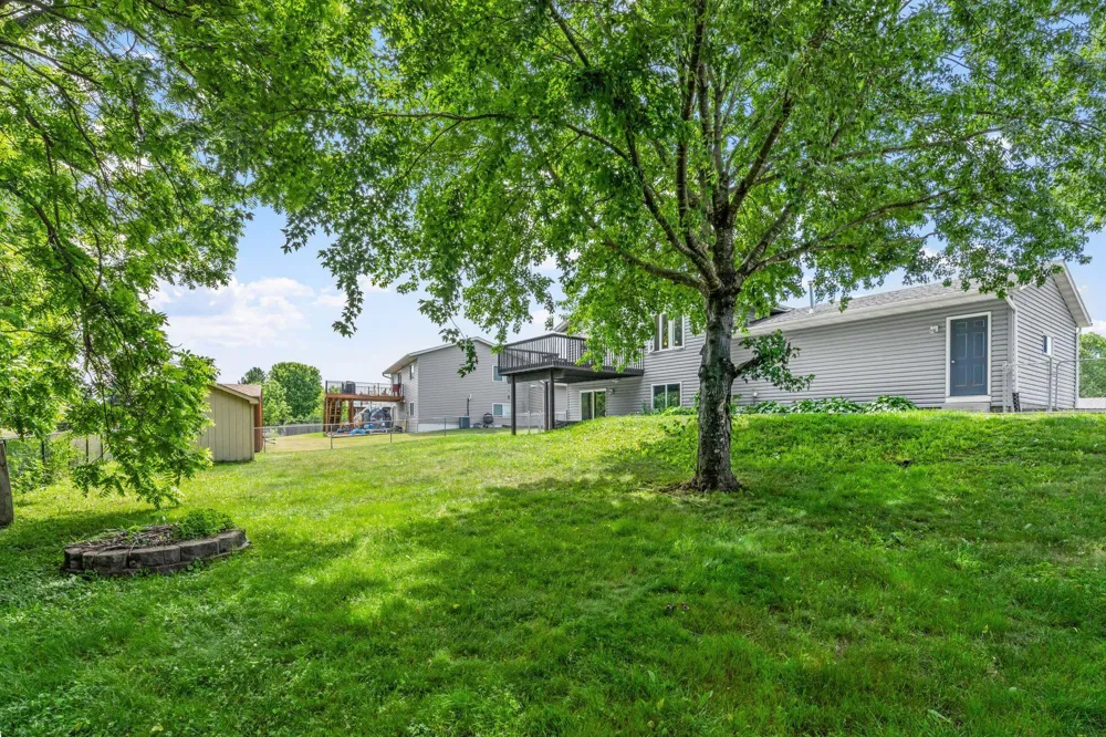 114 Lillie Lane SE Pine Island, MN 55963