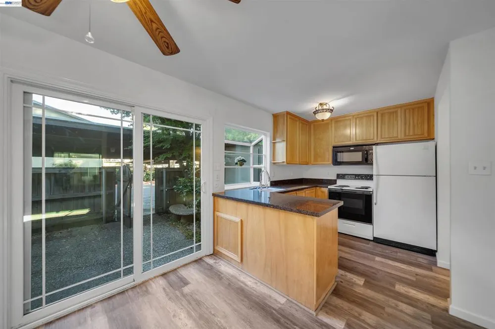 8848 La Riviera Dr #B Sacramento, CA 95826