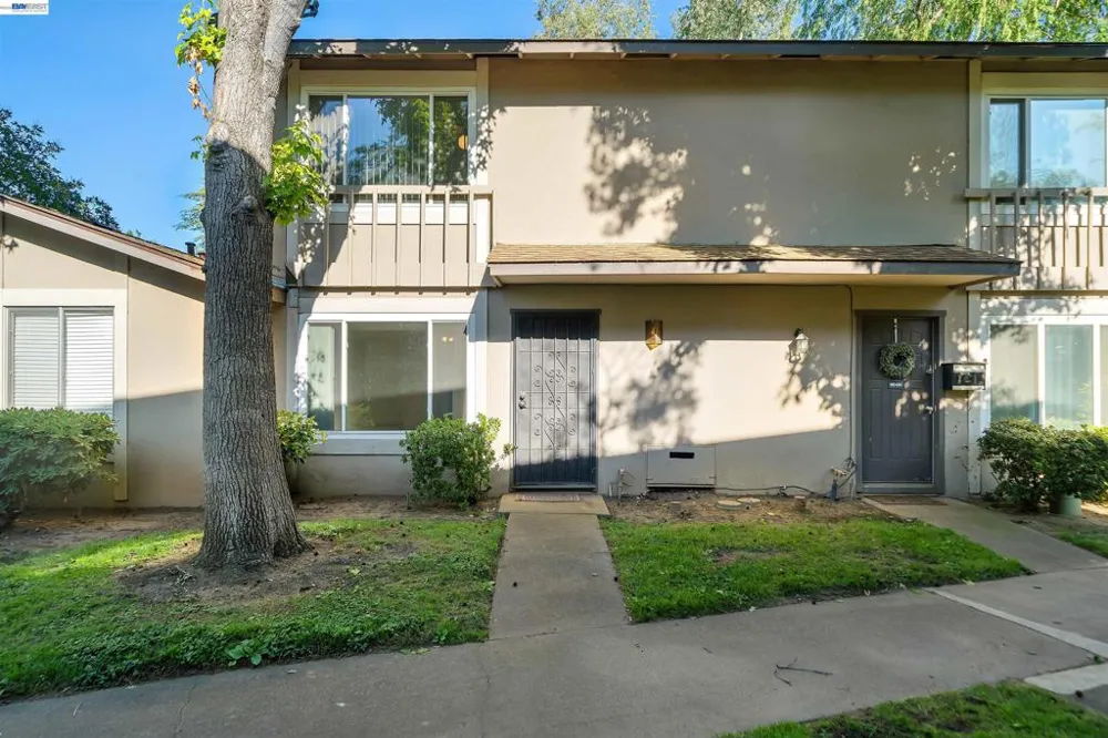 8848 La Riviera Dr #B Sacramento, CA 95826