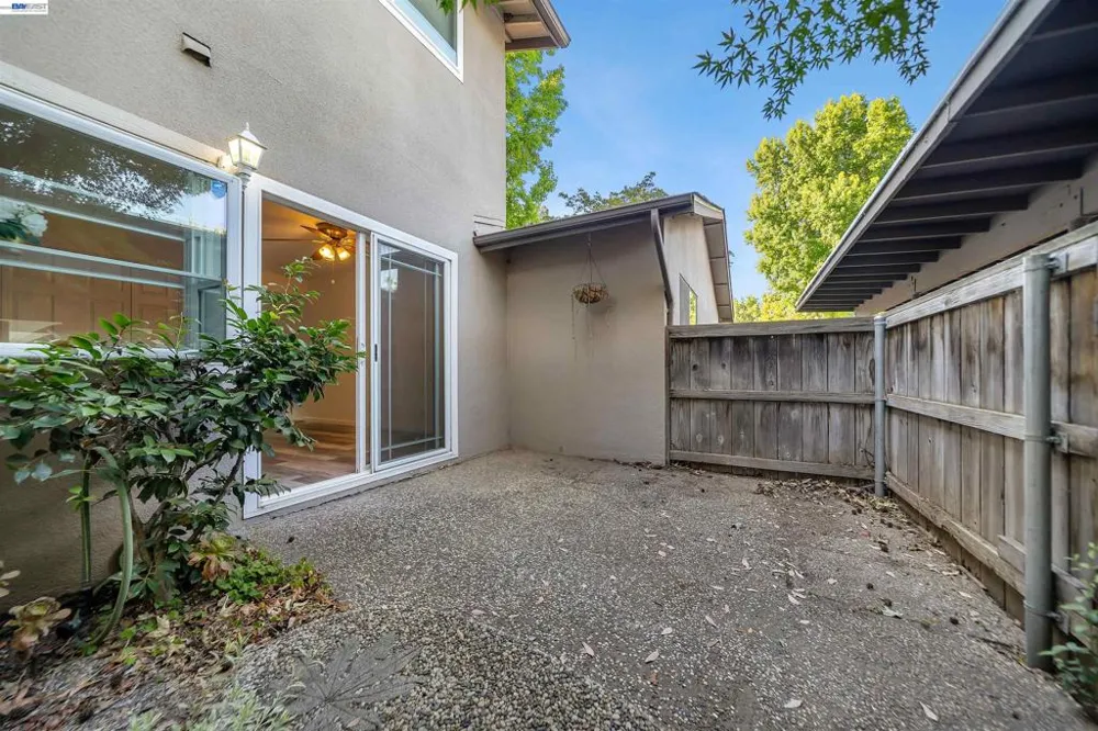 8848 La Riviera Dr #B Sacramento, CA 95826