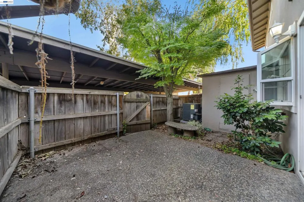 8848 La Riviera Dr #B Sacramento, CA 95826