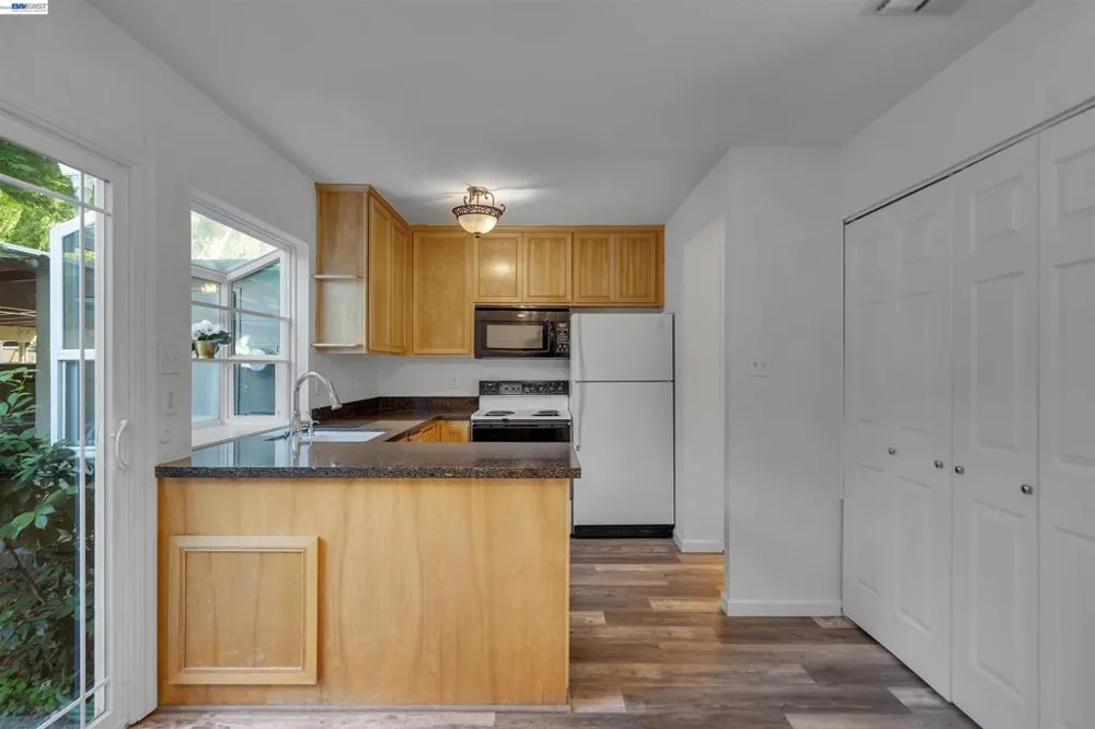 8848 La Riviera Dr #B Sacramento, CA 95826