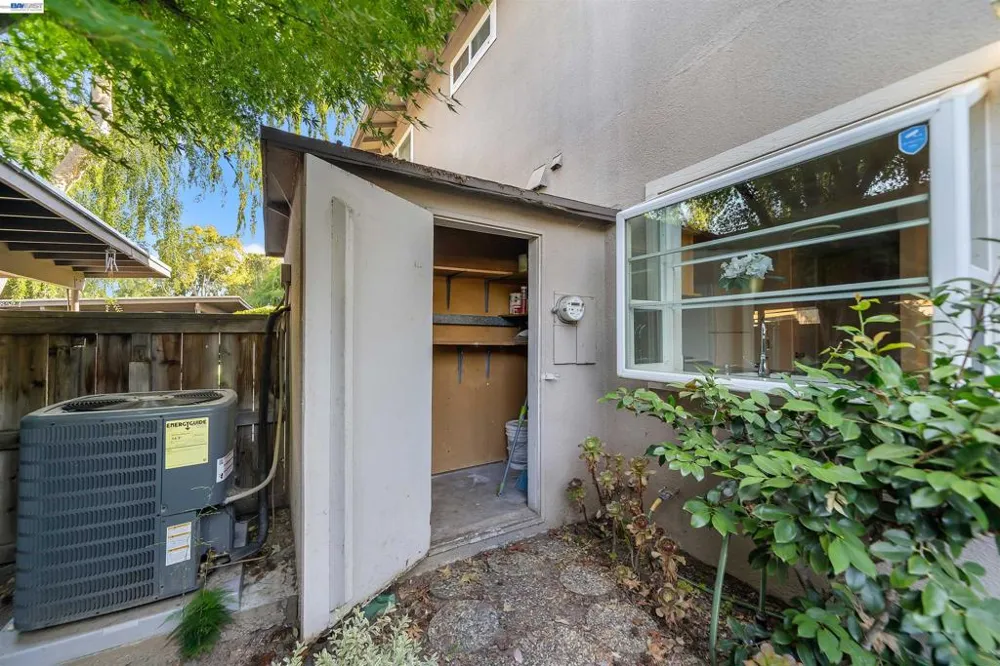 8848 La Riviera Dr #B Sacramento, CA 95826