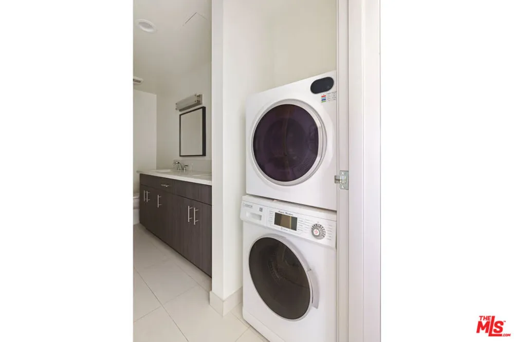 825 E 4th Street #503 Los Angeles, CA 90013