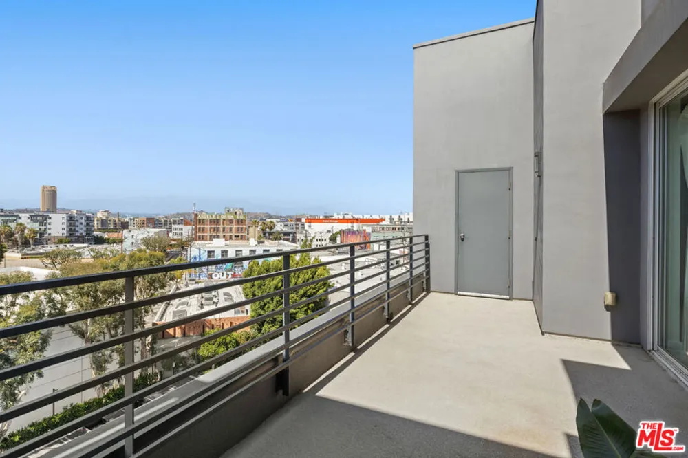 825 E 4th Street #503 Los Angeles, CA 90013