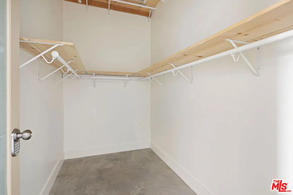 825 E 4th Street #503 Los Angeles, CA 90013