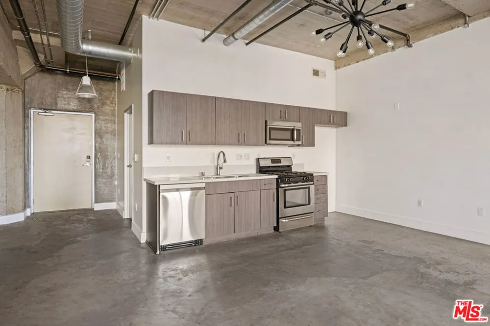 825 E 4th Street #503 Los Angeles, CA 90013