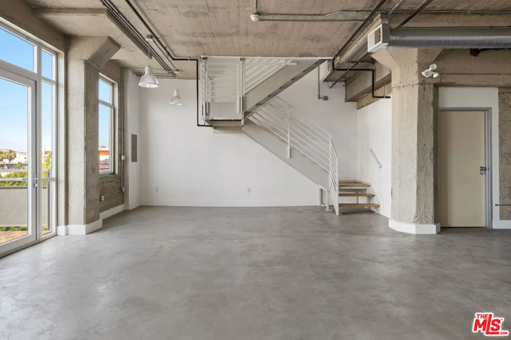 825 E 4th Street #503 Los Angeles, CA 90013