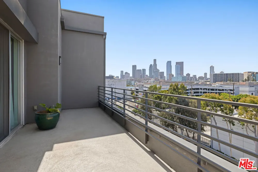 825 E 4th Street #503 Los Angeles, CA 90013