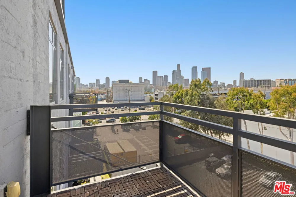 825 E 4th Street #503 Los Angeles, CA 90013