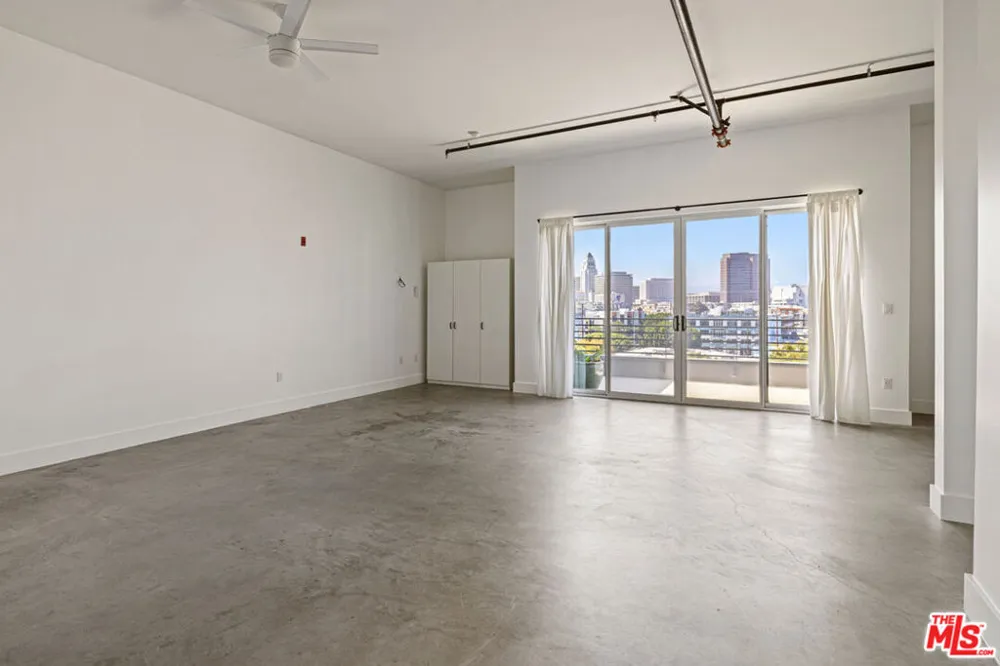 825 E 4th Street #503 Los Angeles, CA 90013