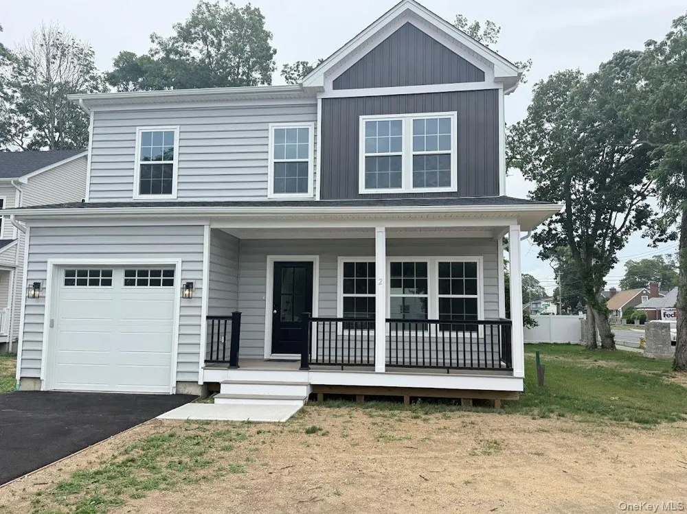 2 Gail Grace Court Copiague, NY 11726