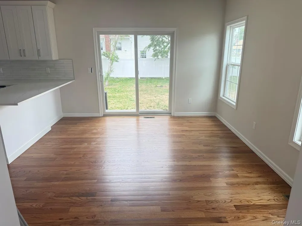2 Gail Grace Court Copiague, NY 11726