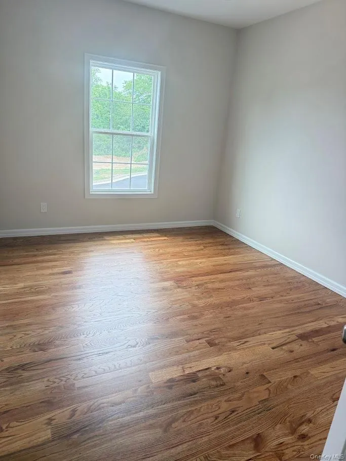 2 Gail Grace Court Copiague, NY 11726