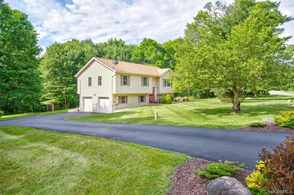 1019 Benjamin Vankeuren Drive Pine Bush, NY 12566