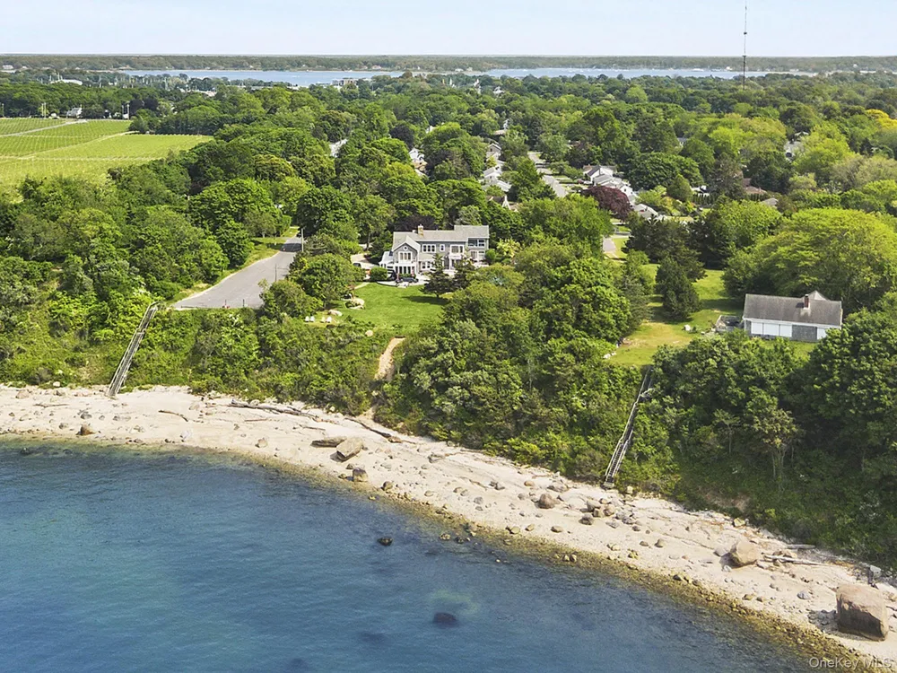 160 Sound Drive Greenport, NY 11944
