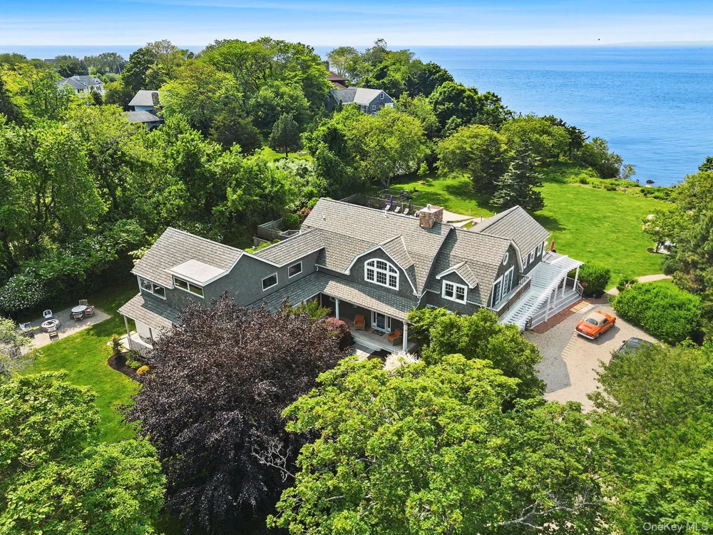 160 Sound Drive Greenport, NY 11944