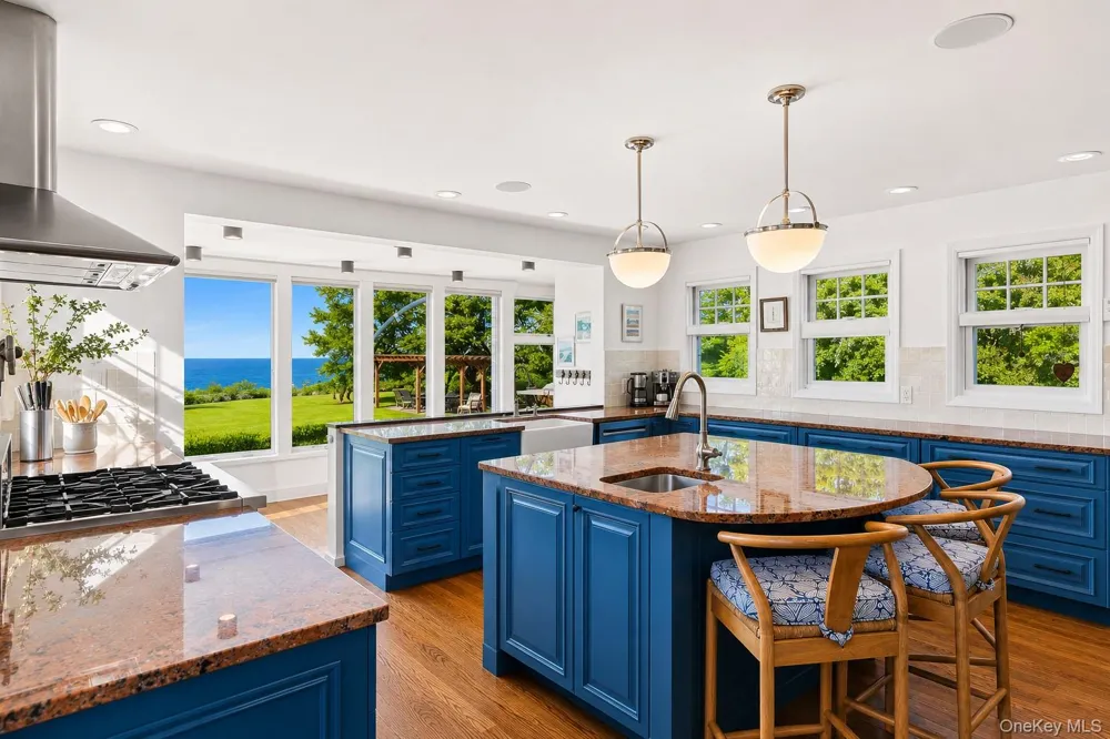 160 Sound Drive Greenport, NY 11944