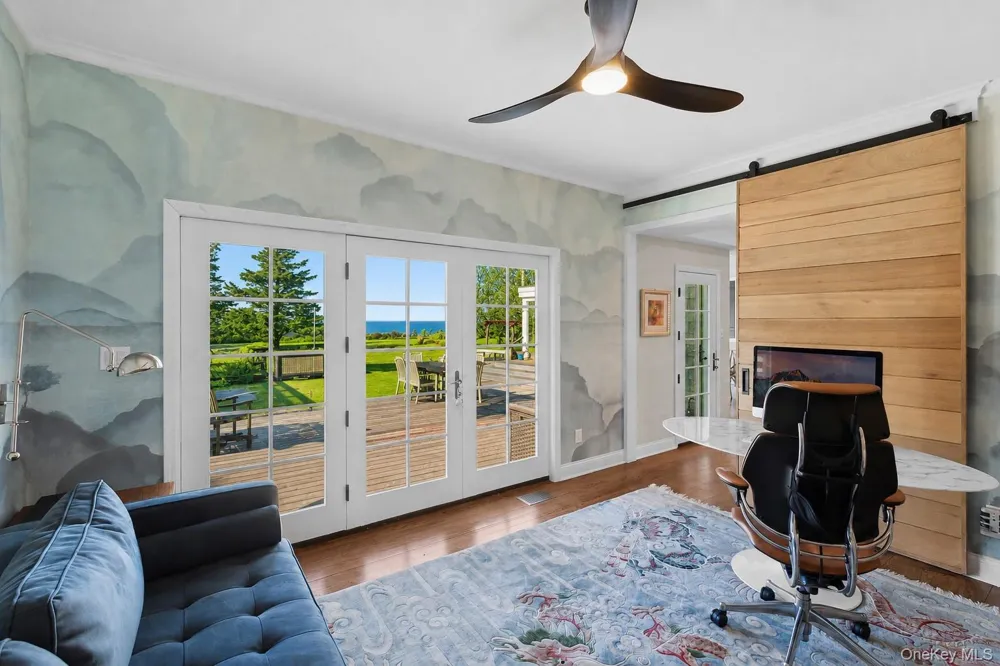 160 Sound Drive Greenport, NY 11944