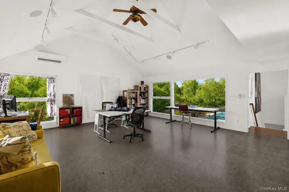 160 Sound Drive Greenport, NY 11944