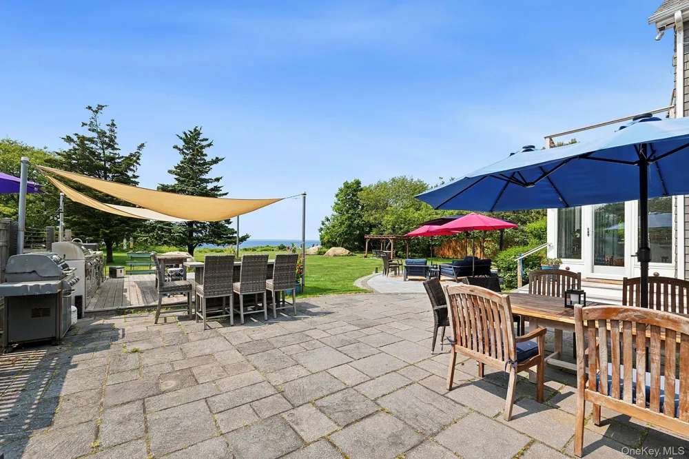 160 Sound Drive Greenport, NY 11944
