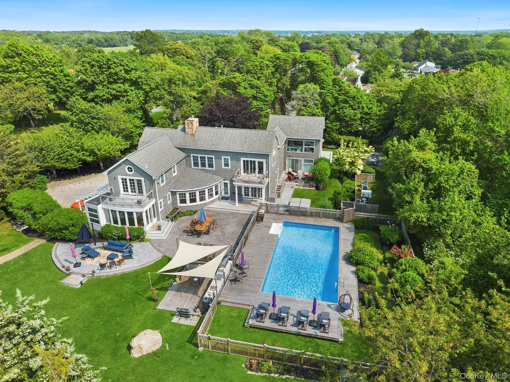 160 Sound Drive Greenport, NY 11944
