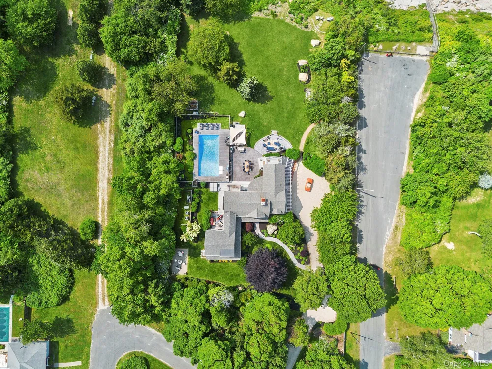 160 Sound Drive Greenport, NY 11944