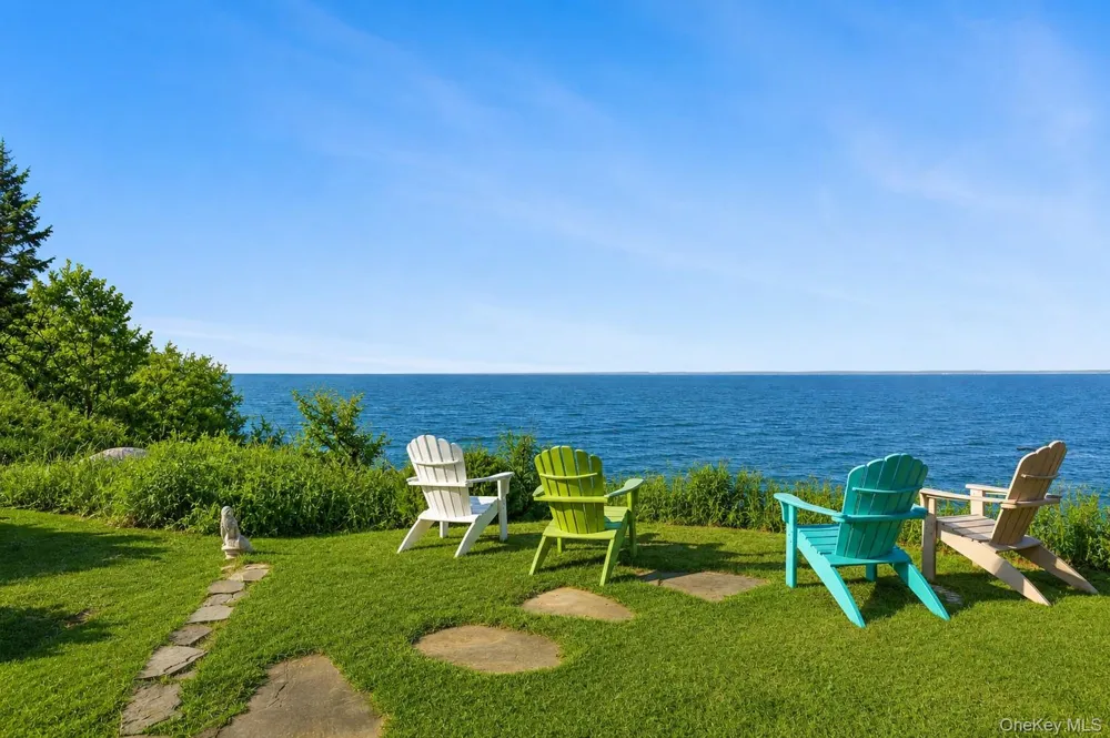 160 Sound Drive Greenport, NY 11944