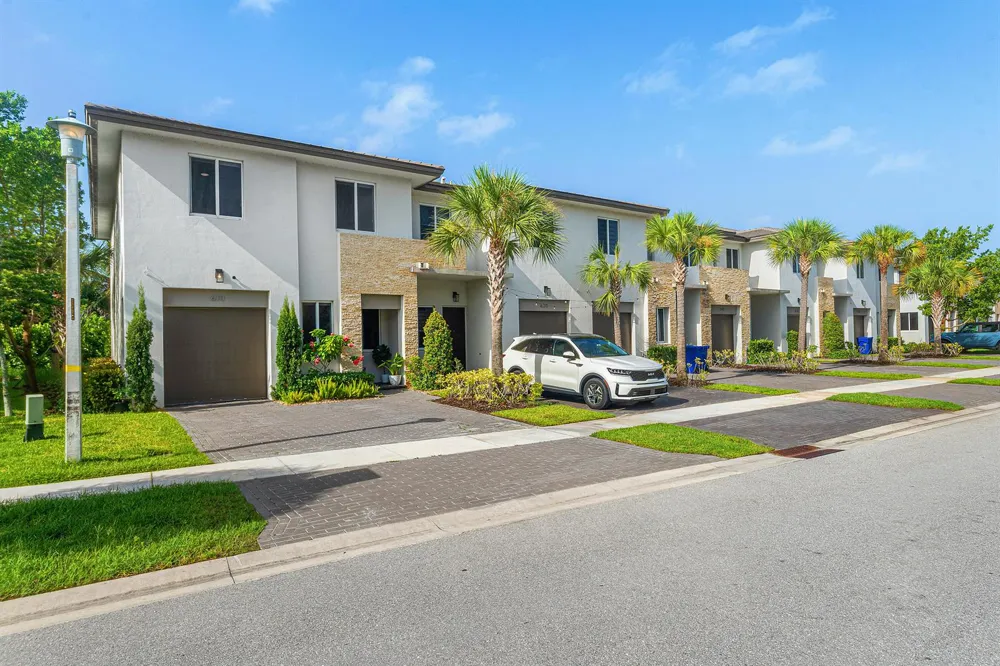 610 Pioneer Way Royal Palm Beach, FL 33411
