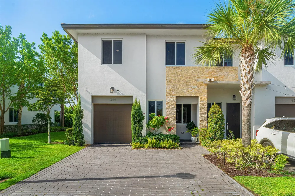 610 Pioneer Way Royal Palm Beach, FL 33411