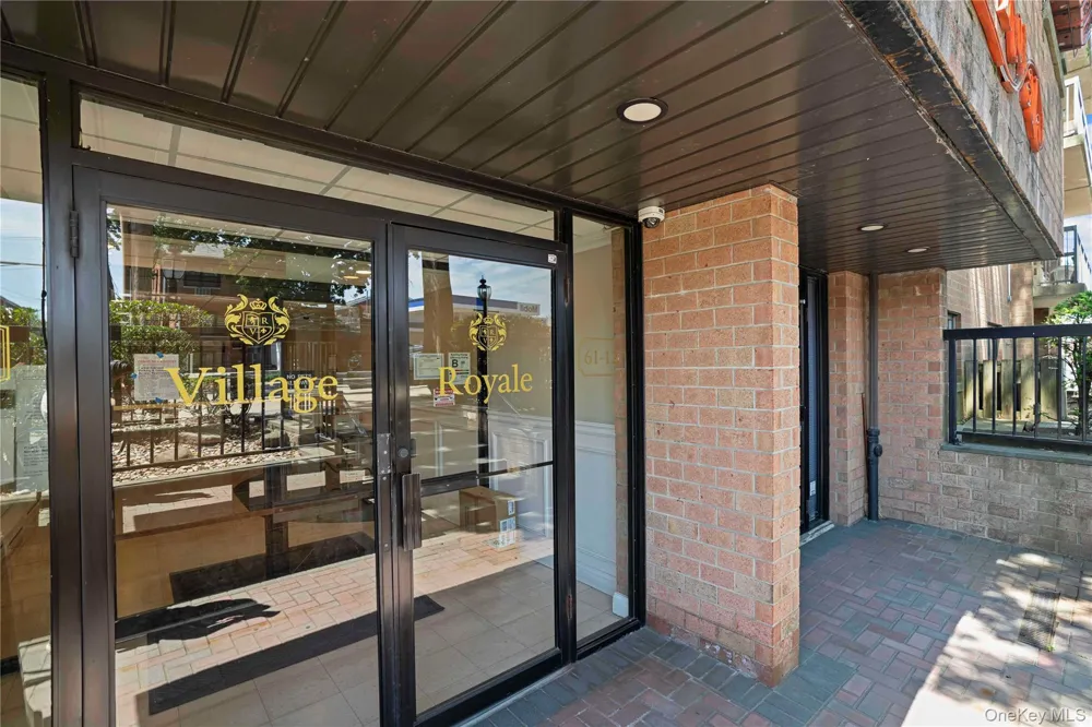 61-12 69th Street #2M Middle Village, NY 11379