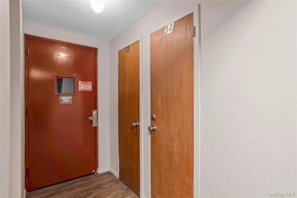 61-12 69th Street #2M Middle Village, NY 11379