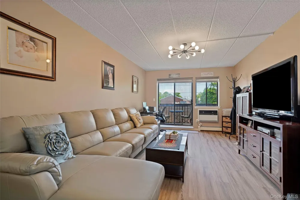 61-12 69th Street #2M Middle Village, NY 11379