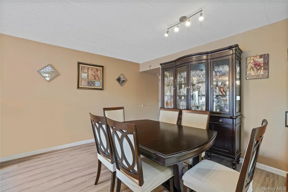 61-12 69th Street #2M Middle Village, NY 11379