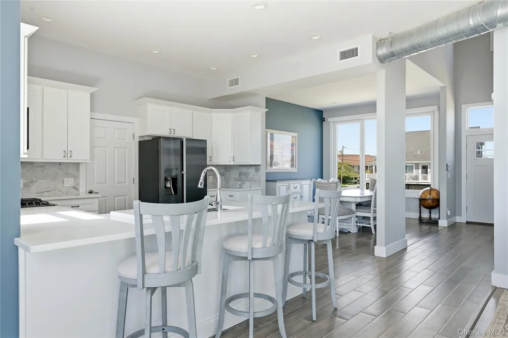 298 W Lido Promenade Lindenhurst, NY 11757