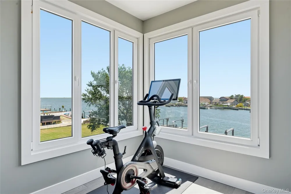 298 W Lido Promenade Lindenhurst, NY 11757