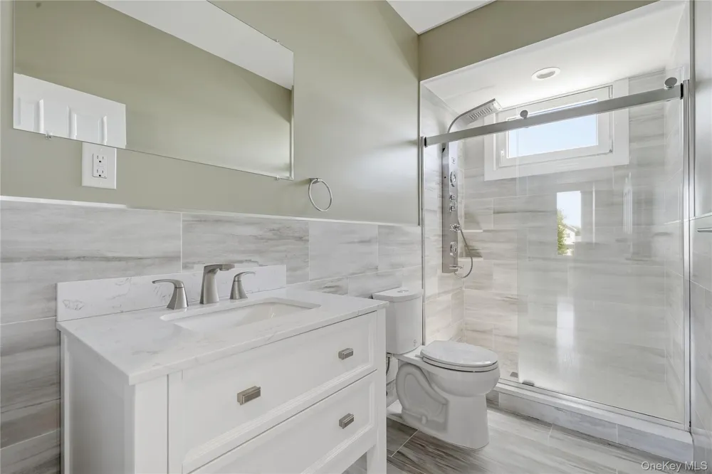 298 W Lido Promenade Lindenhurst, NY 11757